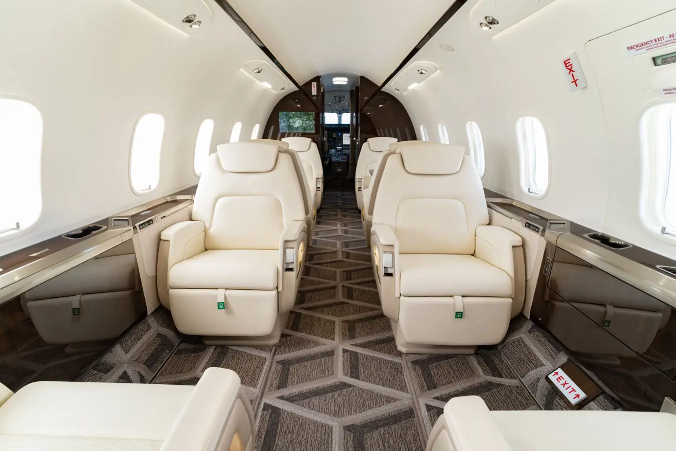 Bombardier Challenger 350 N312EA operated by Jet Edge International photo 3