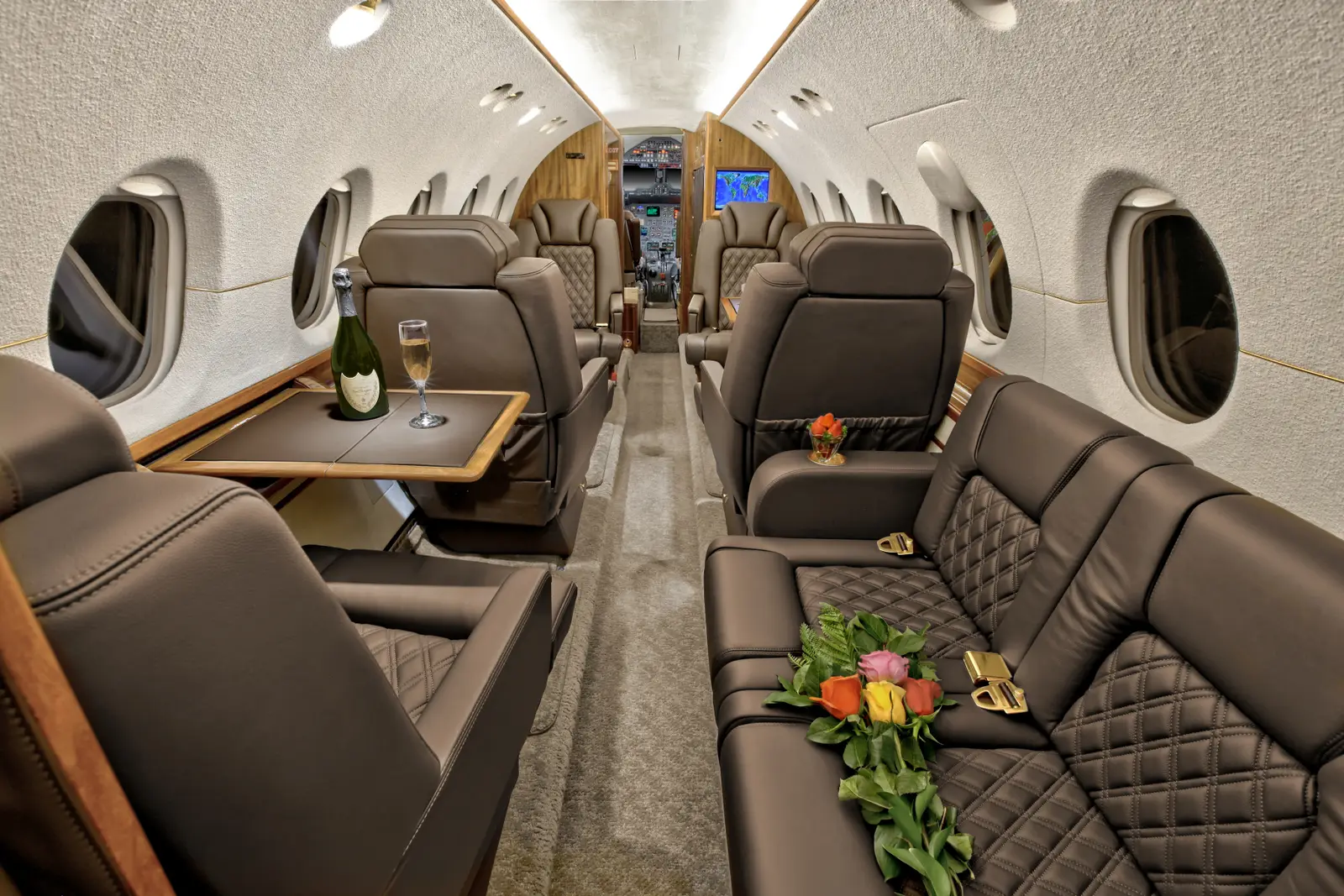 Beechcraft Hawker 800XP N317CQ operated by DuPage Aerospace, KDPA photo 3