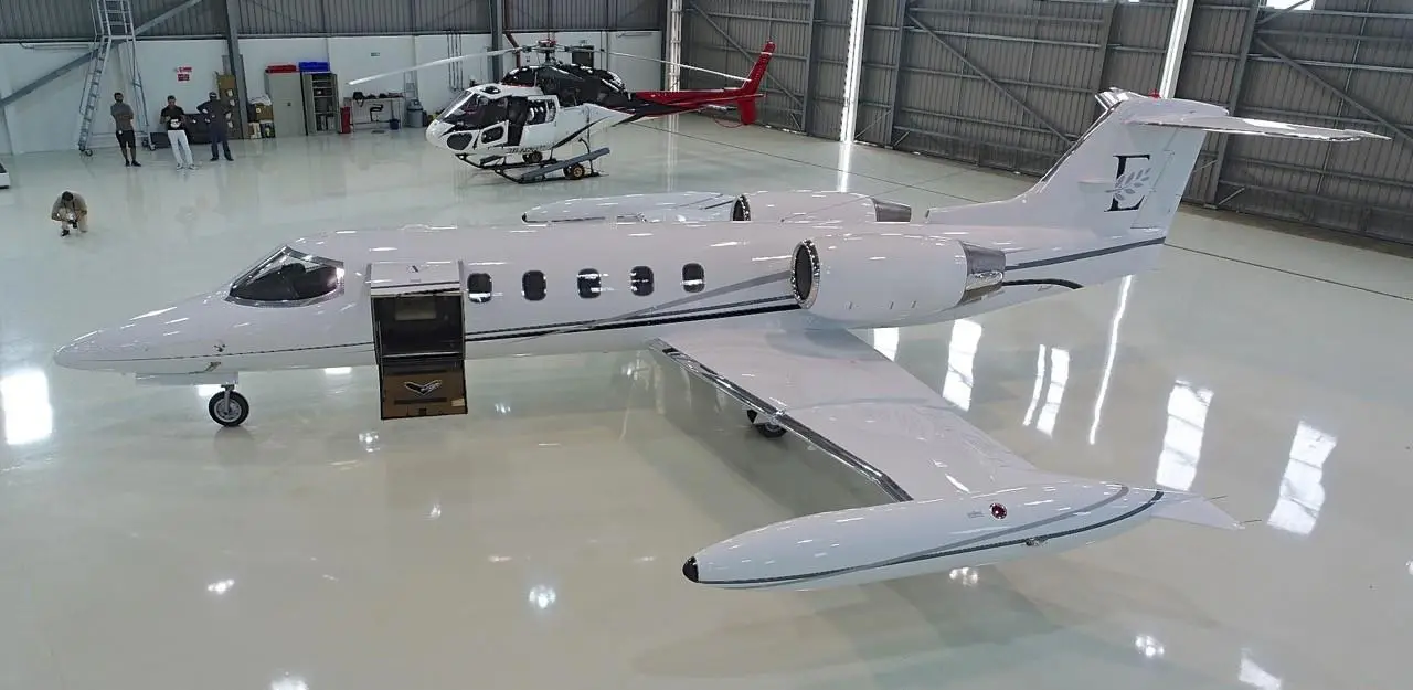 Bombardier Learjet 35A N31RA operated by Royal Air Freight, Inc, KPTK photo 4