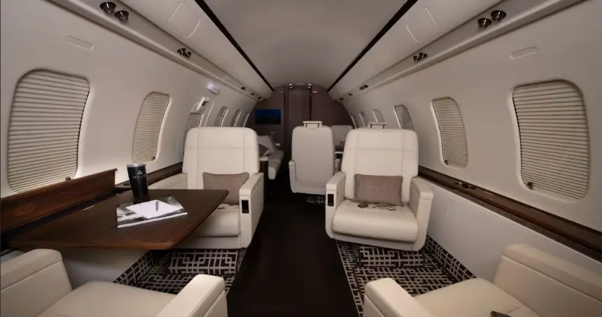 Bombardier Challenger 605 N322AP operated by Jet Linx Aviation, LLC photo 4