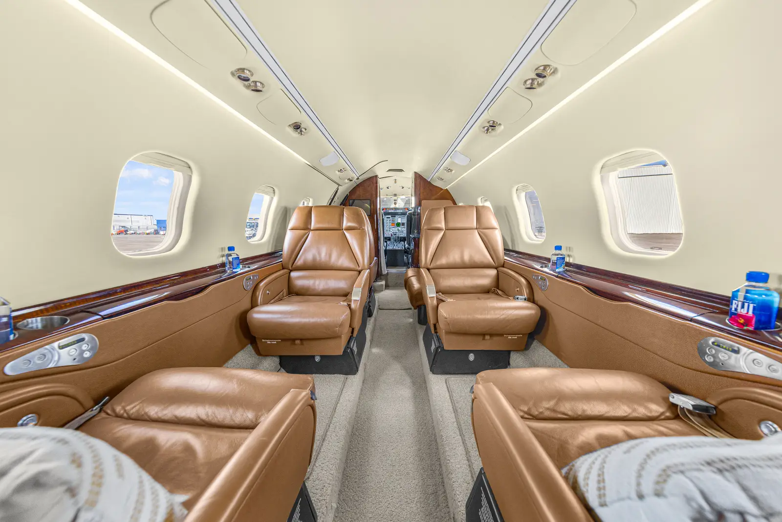 Bombardier Learjet 60 N323RR operated by SAI Flight Service, Inc., KGSP photo 4
