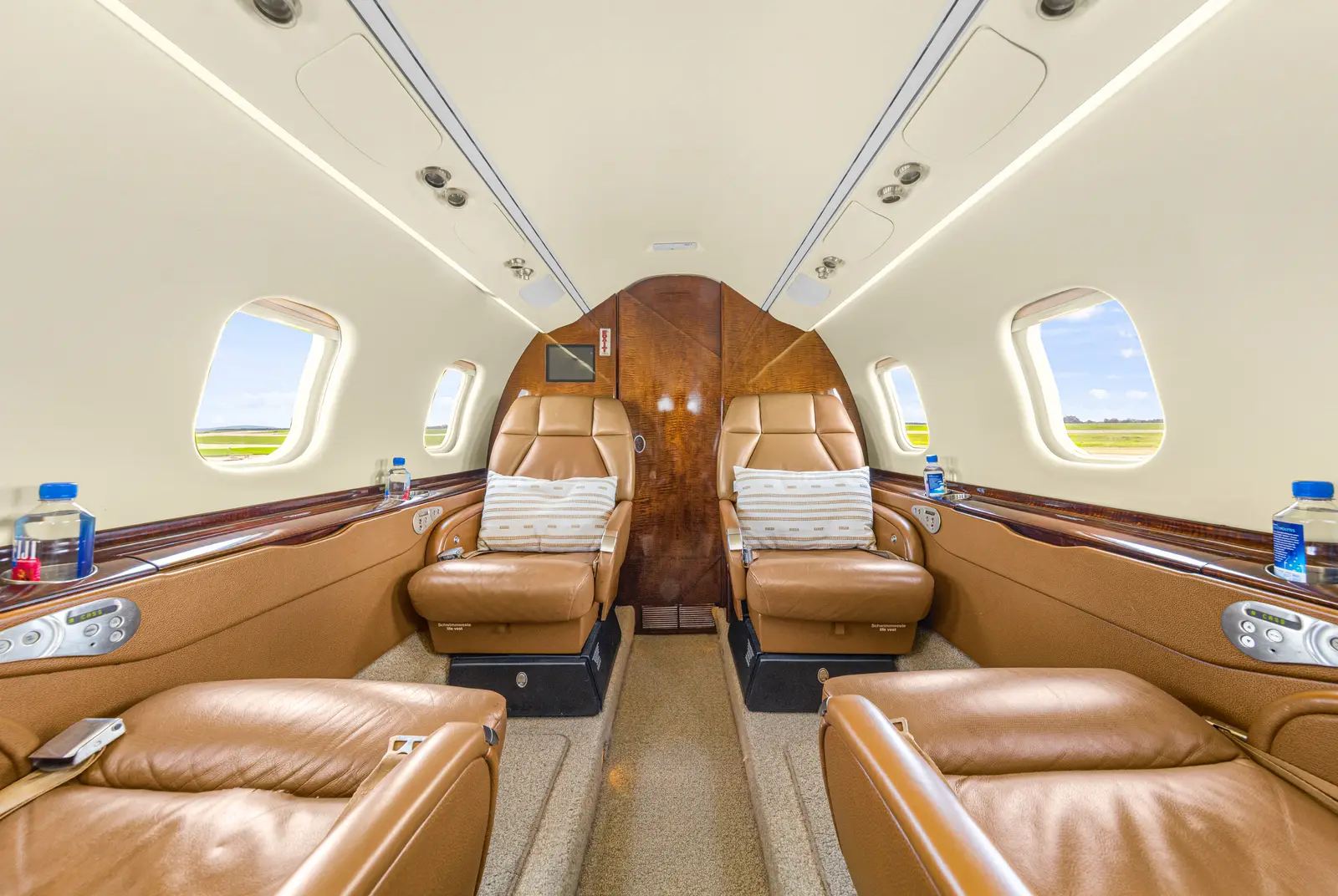 Bombardier Learjet 60 N323RR operated by SAI Flight Service, Inc., KGSP photo 5