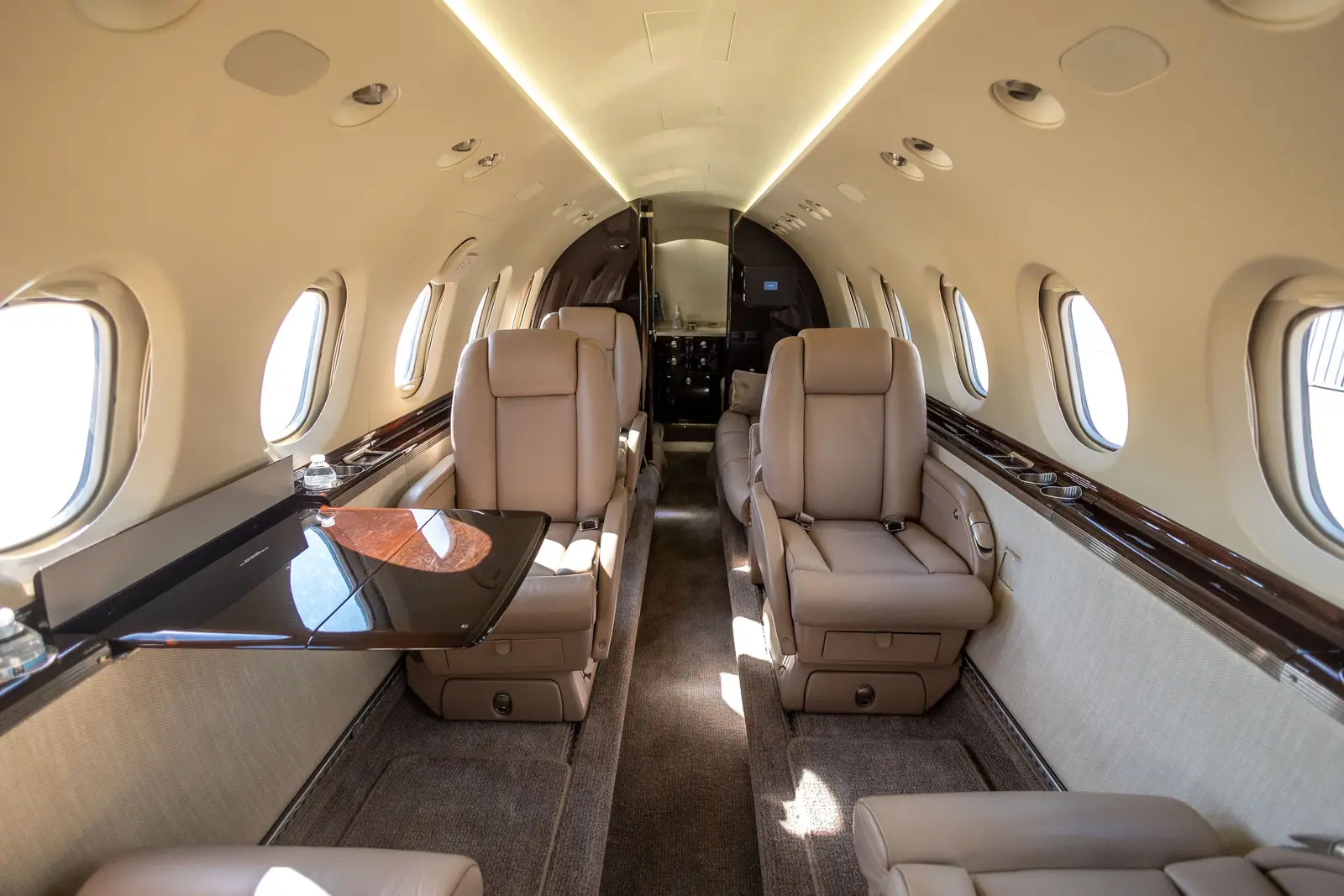 Beechcraft Hawker 750 N327MP operated by Tavaero Jet Charter photo 2