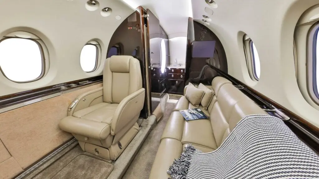 Beechcraft Hawker 750 N327MP operated by Tavaero Jet Charter photo 5