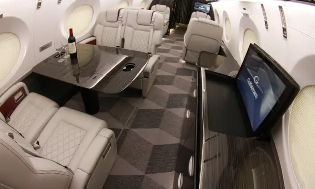 Gulfstream GVII-G600 N332DX operated by Solairus Aviation photo 2