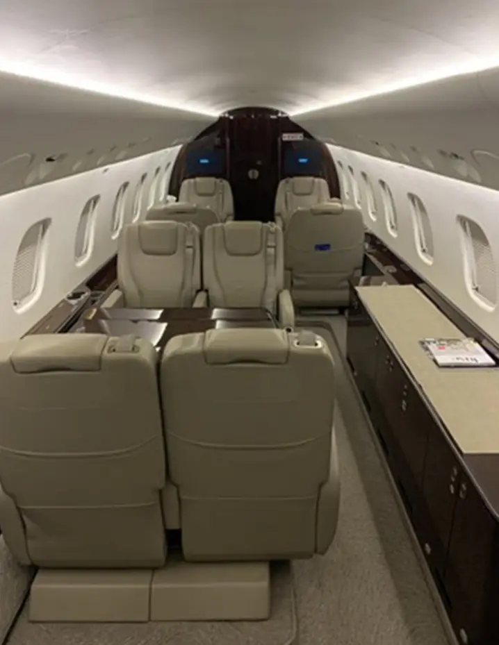 Embraer Legacy 650 N333BH operated by Executive Fliteways, Inc. photo 4