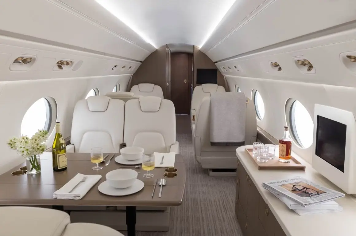 Gulfstream G550 N333EH operated by Mira Vista Aviation, Inc. photo 2