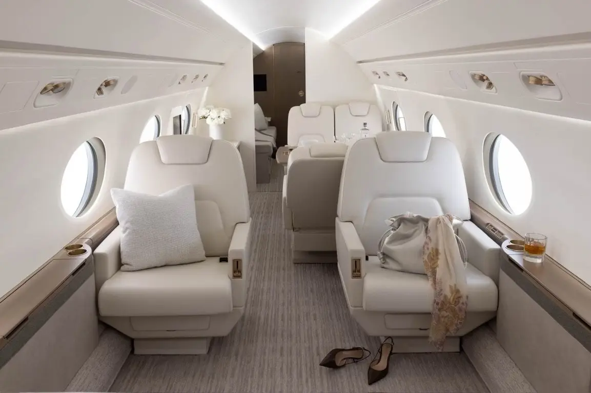 Gulfstream G550 N333EH operated by Mira Vista Aviation, Inc. photo 3
