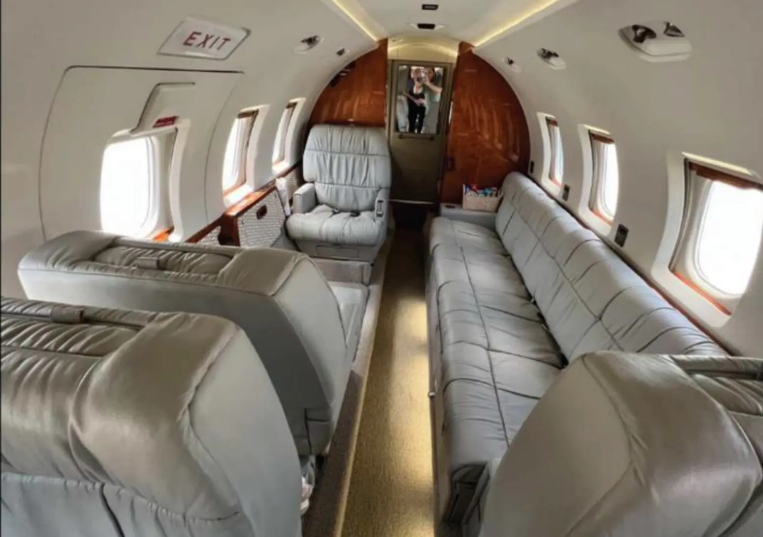 Beechcraft Hawker 1000 N333RL operated by Koury Aviation, Inc. photo 4