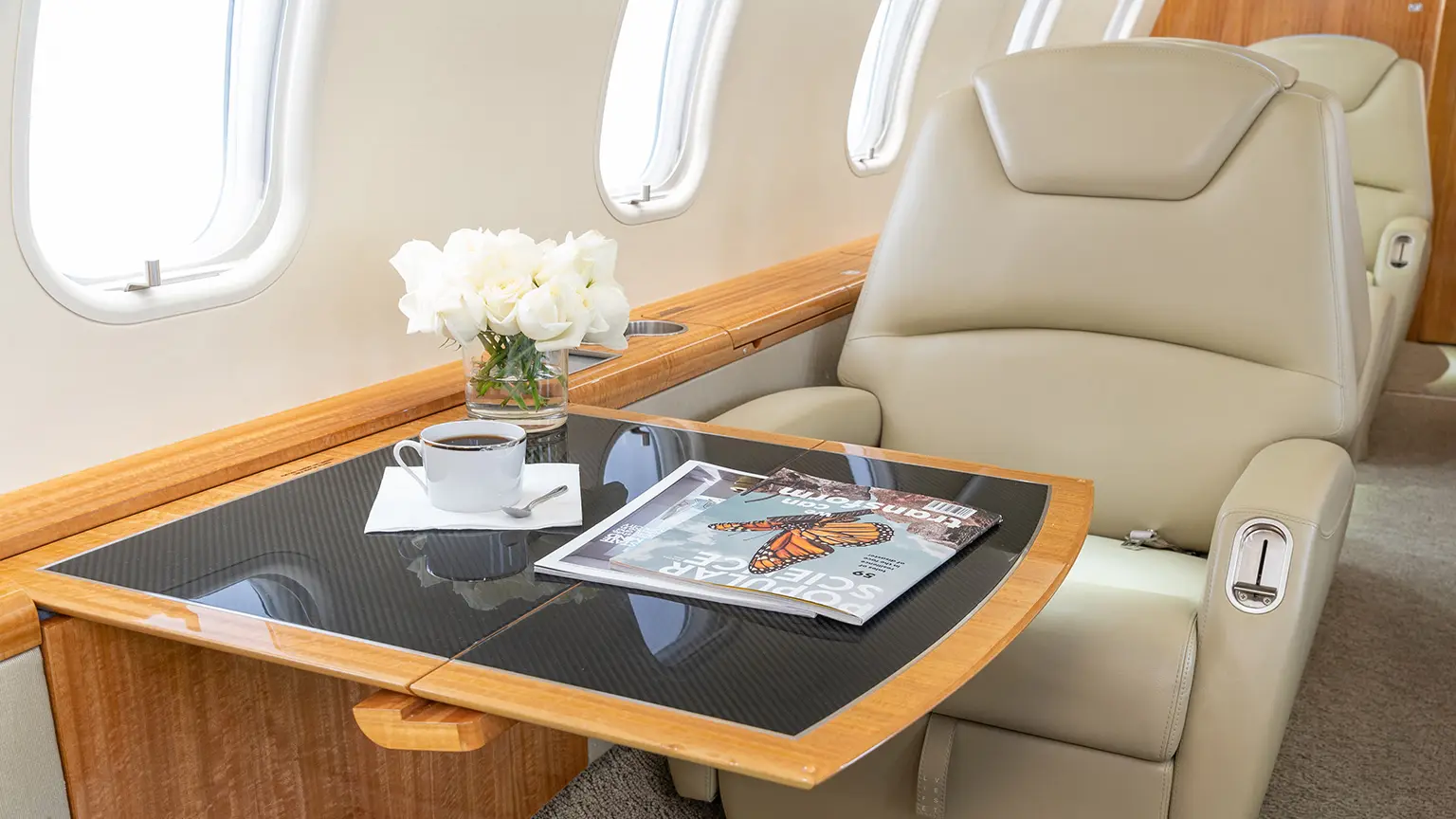 Bombardier Challenger 300 N334JE operated by Jet Edge International, KCBM photo 2