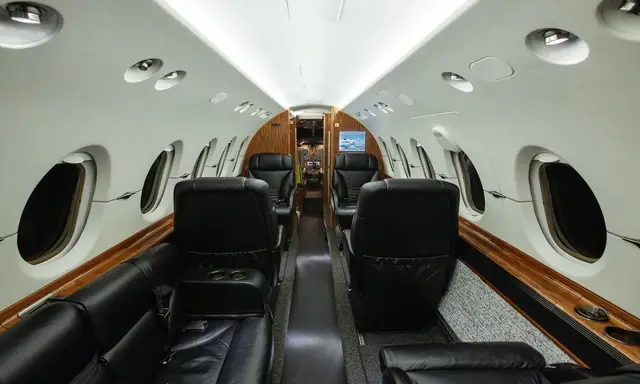 Beechcraft Hawker 850XP N334US operated by SpiritJets, LLC photo 3