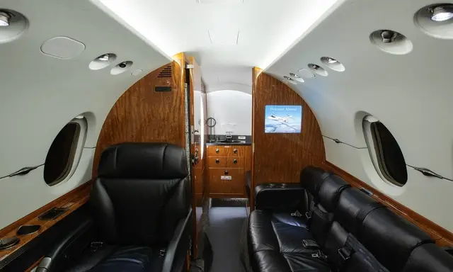Beechcraft Hawker 850XP N334US operated by SpiritJets, LLC photo 4