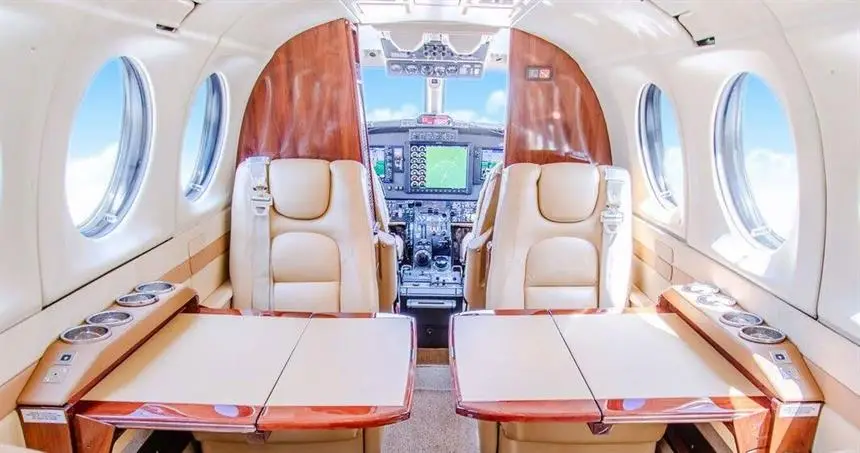 Beechcraft King Air 350 N337GT operated by Advanced Air LLC photo 3