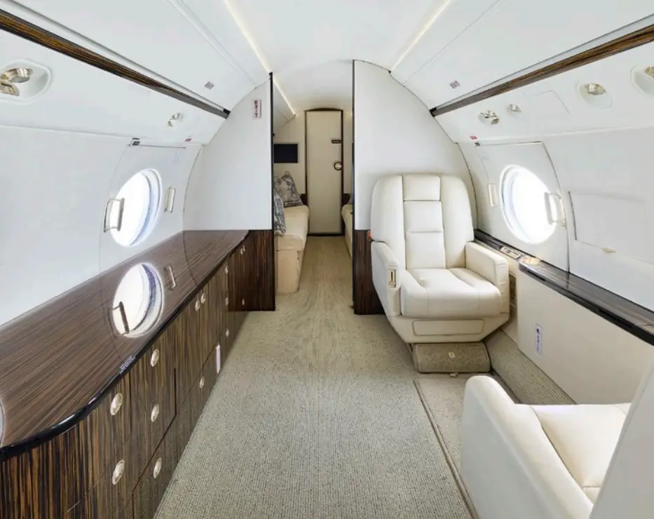 Gulfstream G550 N339JM operated by Jet Aviation Flight Services, Inc. photo 3