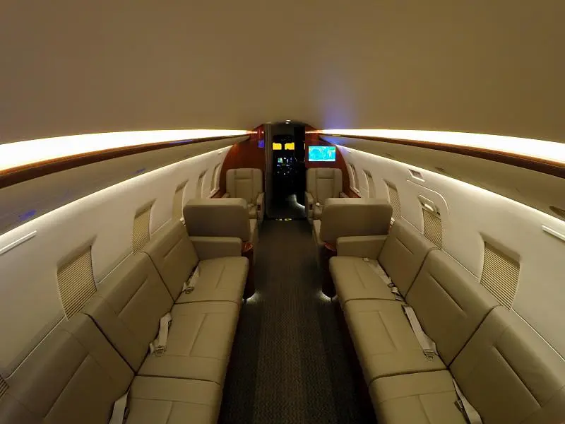 Bombardier Challenger 604 N340AK operated by Oak Air, Ltd., KCAK photo 2