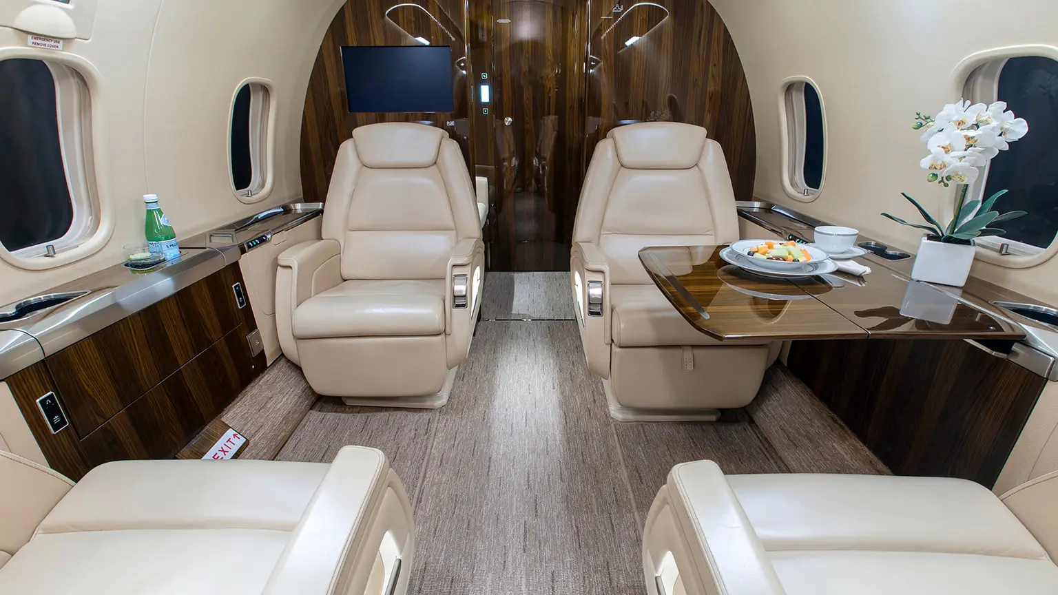 Bombardier Challenger 350 N343JE operated by Jet Edge International photo 5