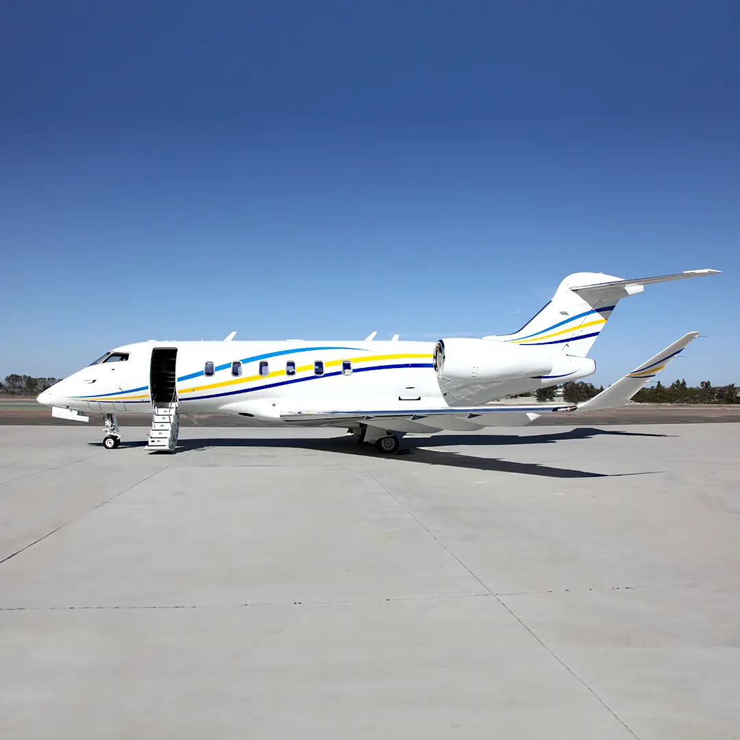 Bombardier Challenger 350 N350HH operated by Latitude 33 Aviation, LLC, KSNA, exterior