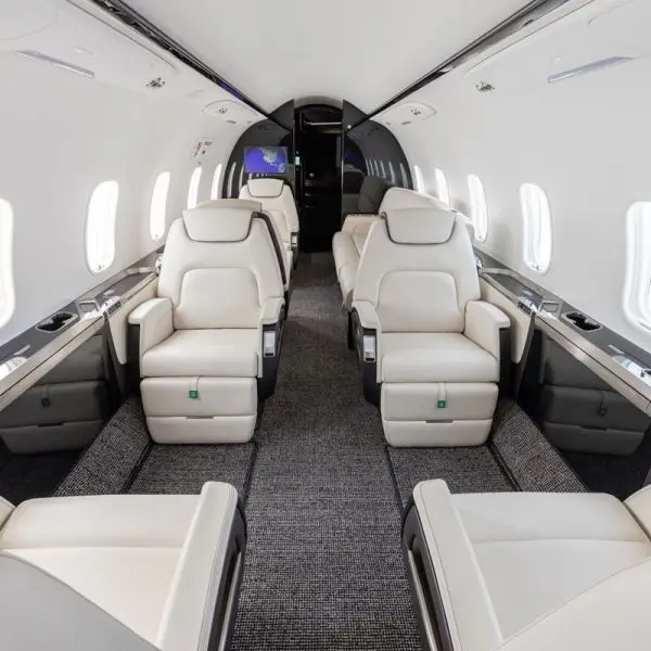 Bombardier Challenger 350 N350HH operated by Latitude 33 Aviation, LLC, KSNA photo 2