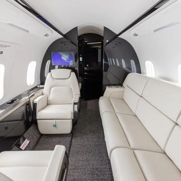 Bombardier Challenger 350 N350HH operated by Latitude 33 Aviation, LLC, KSNA photo 5