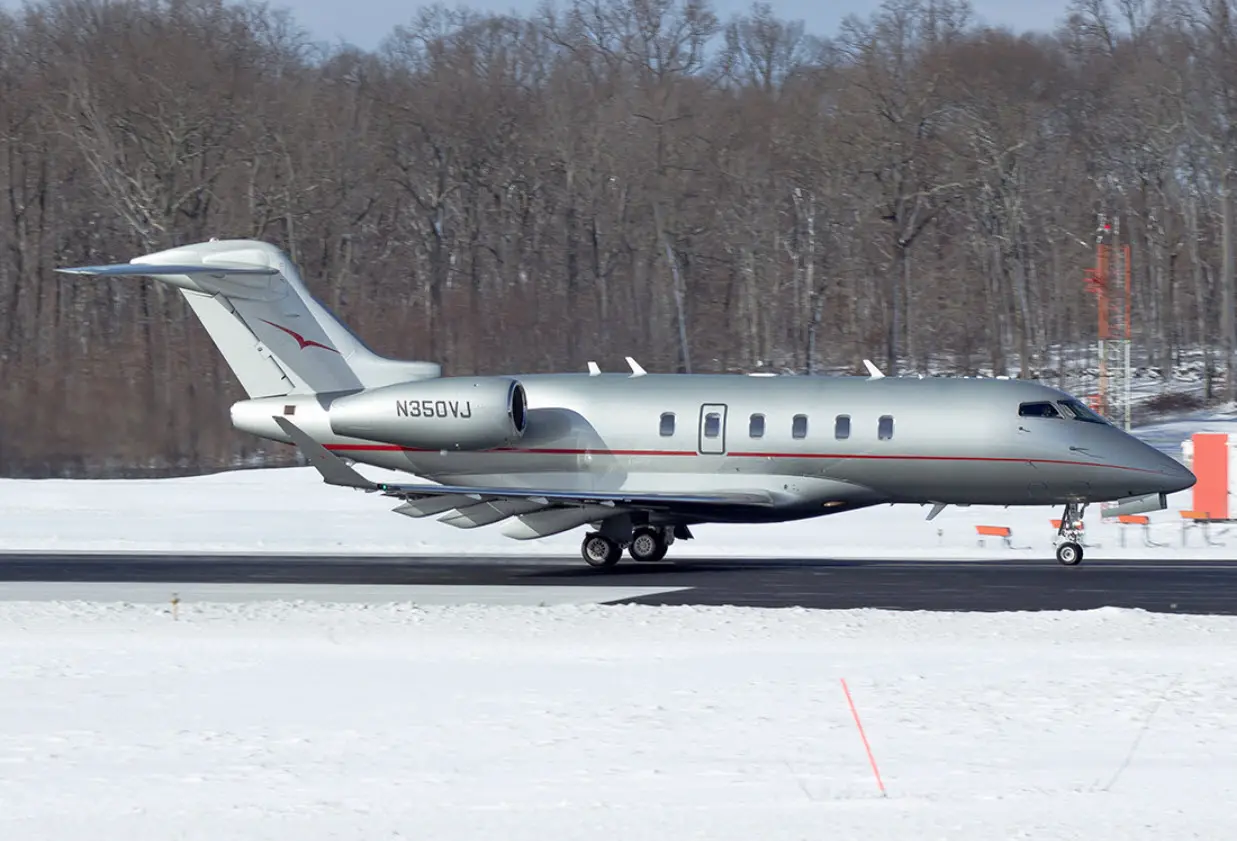 Bombardier Challenger 350 N350VJ