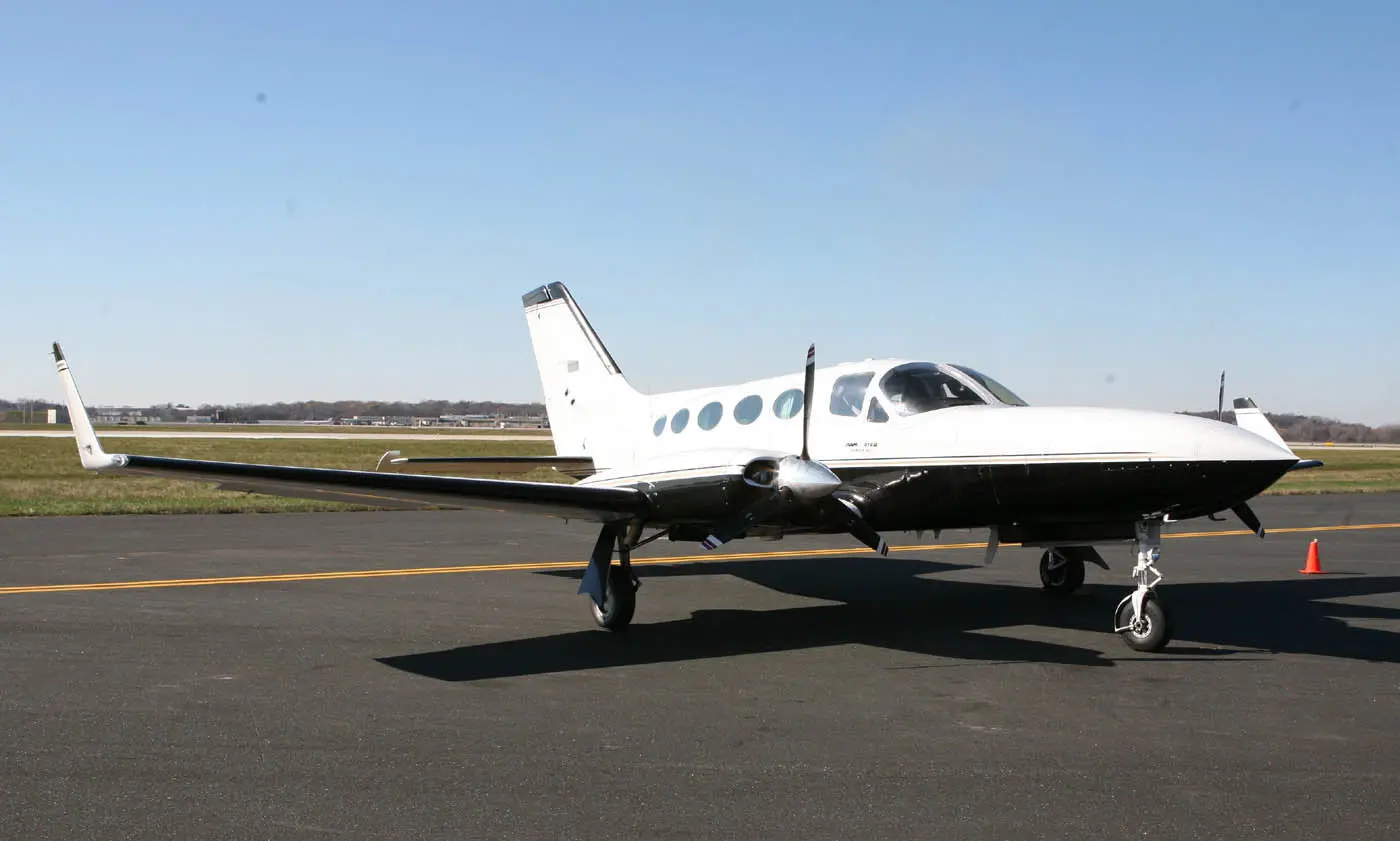Cessna 414A N351HC operated by Wisconsin Aviation, Inc. photo 3