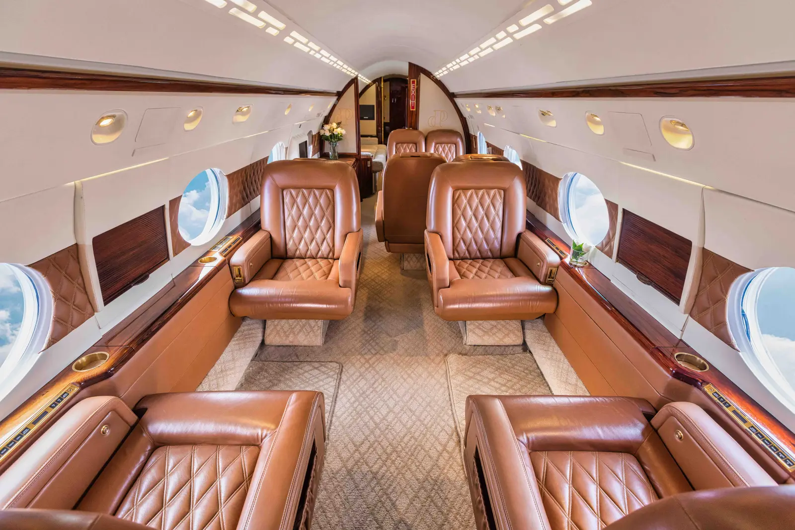 Gulfstream IV-SP N352BH operated by Journey Aviation, LLC photo 2