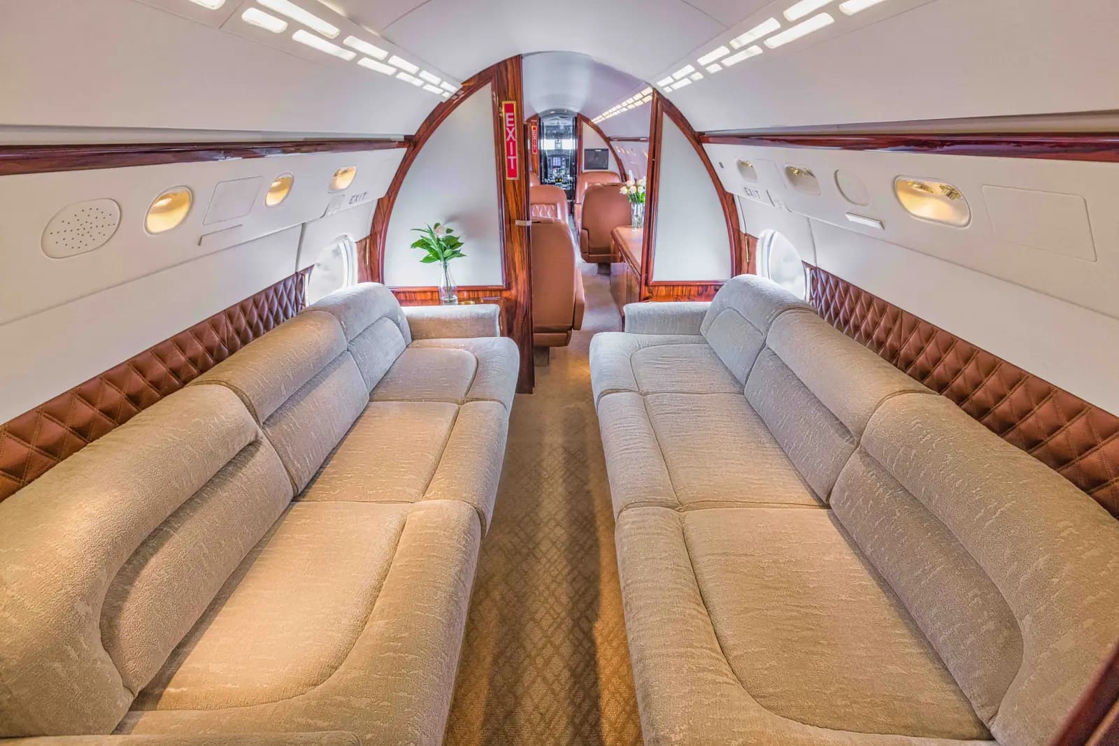 Gulfstream IV-SP N352BH operated by Journey Aviation, LLC photo 3