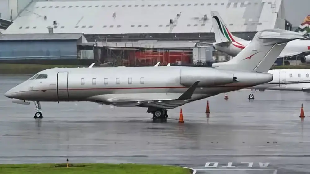 Bombardier Challenger 350 N357VJ operated by Jet Edge International photo 4