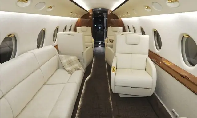 Gulfstream G200 N358TD operated by Solairus Aviation photo 3
