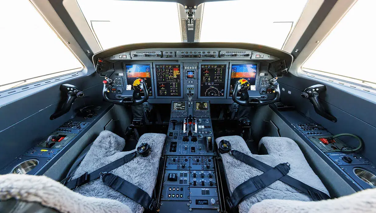Gulfstream G150 N360AV operated by CSM Aviation photo 6