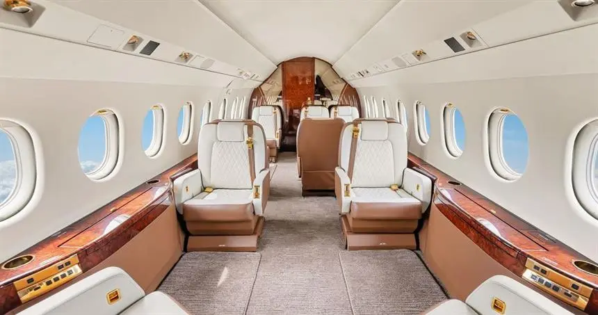 Dassault Falcon 2000 N360SM operated by FlyUSA photo 6