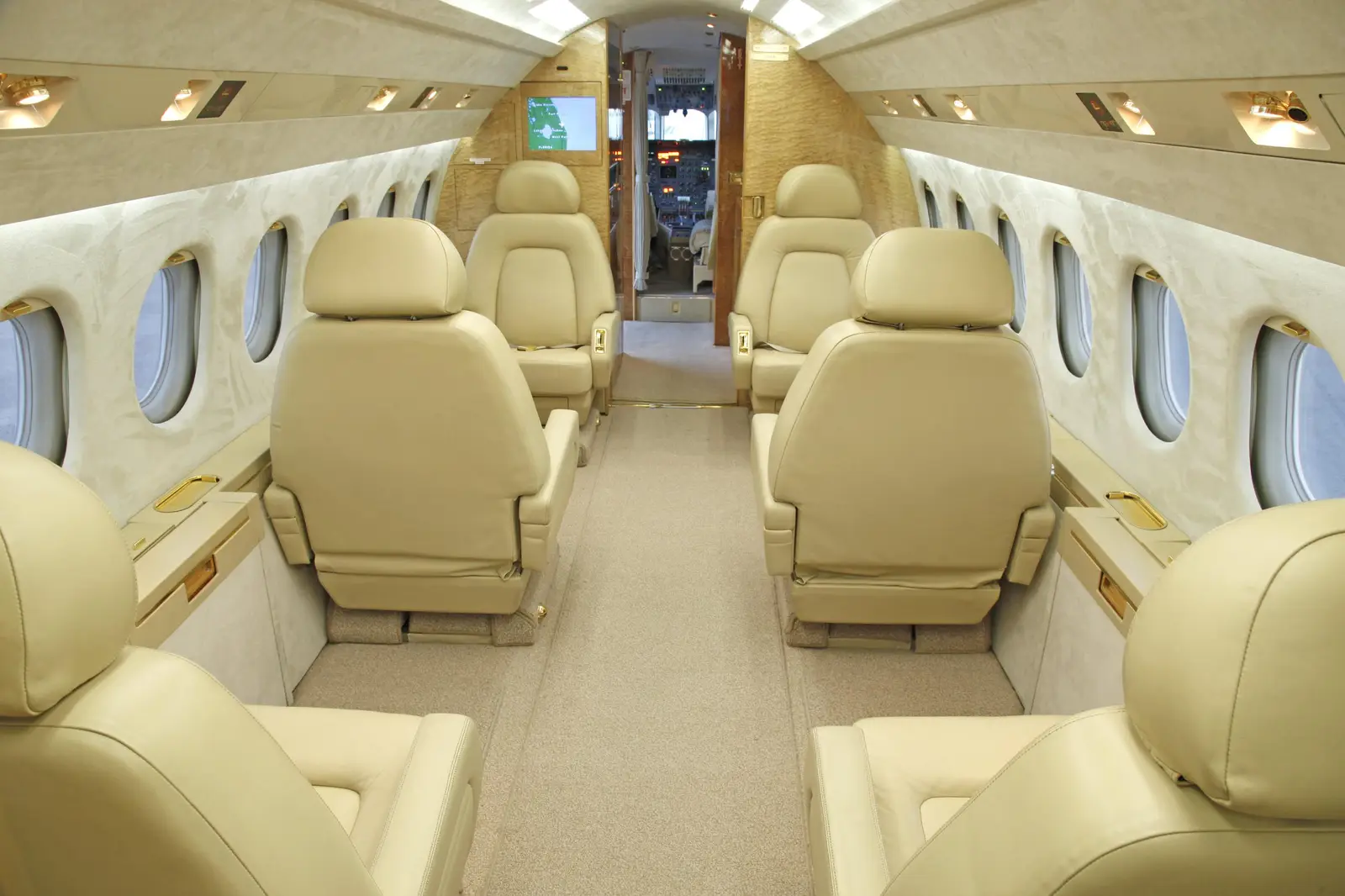 Dassault Falcon 900 N361K operated by AirStat, Inc., KHQU photo 5