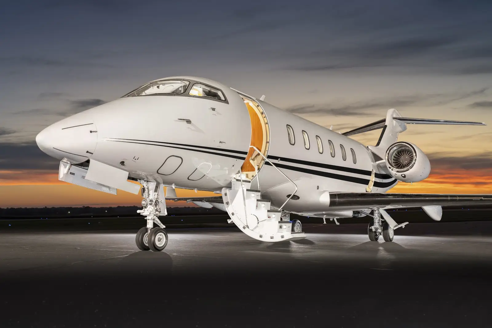 Bombardier Challenger 350 N365AV operated by PrismJet, LLC photo 5