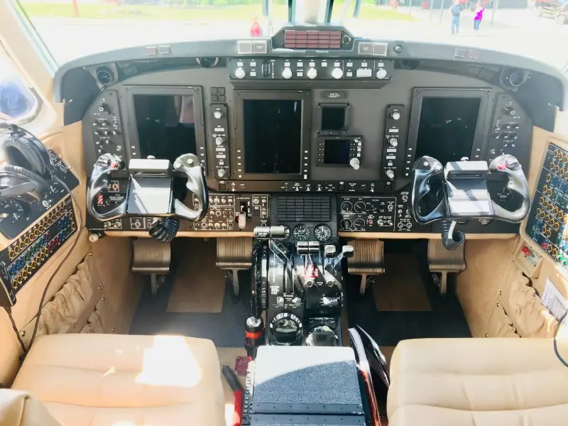 Beechcraft King Air 350iER N365PT operated by JPS Aviation LLC photo 6
