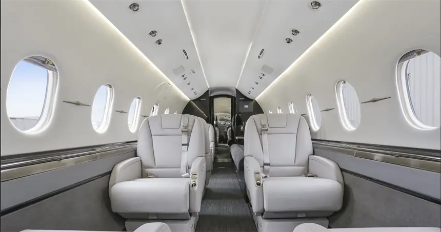 Beechcraft Hawker 4000 N3663T operated by Talon Air, LLC photo 2