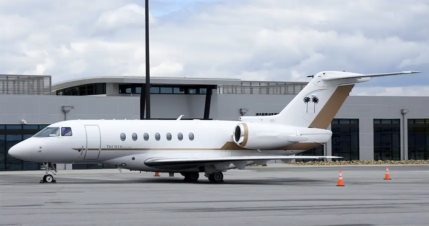 Beechcraft Hawker 4000 N3663T operated by Talon Air, LLC photo 5