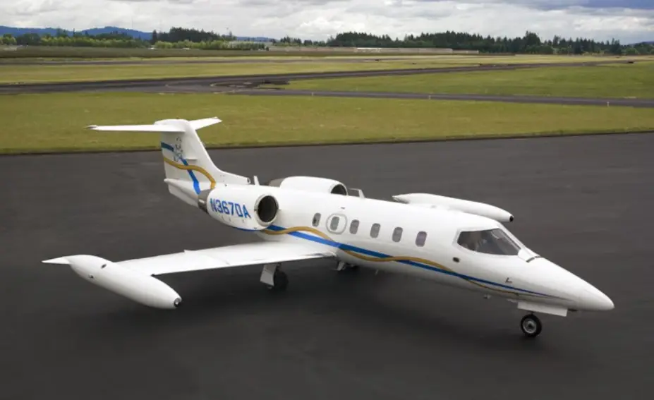 Bombardier Learjet 35A N367DA operated by Global Aviation, Inc. photo 3
