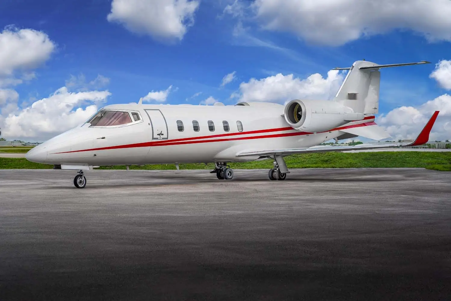 Bombardier Learjet 60XR N367LJ operated by Hop-A-Jet WorldWide Jet Charter photo 4