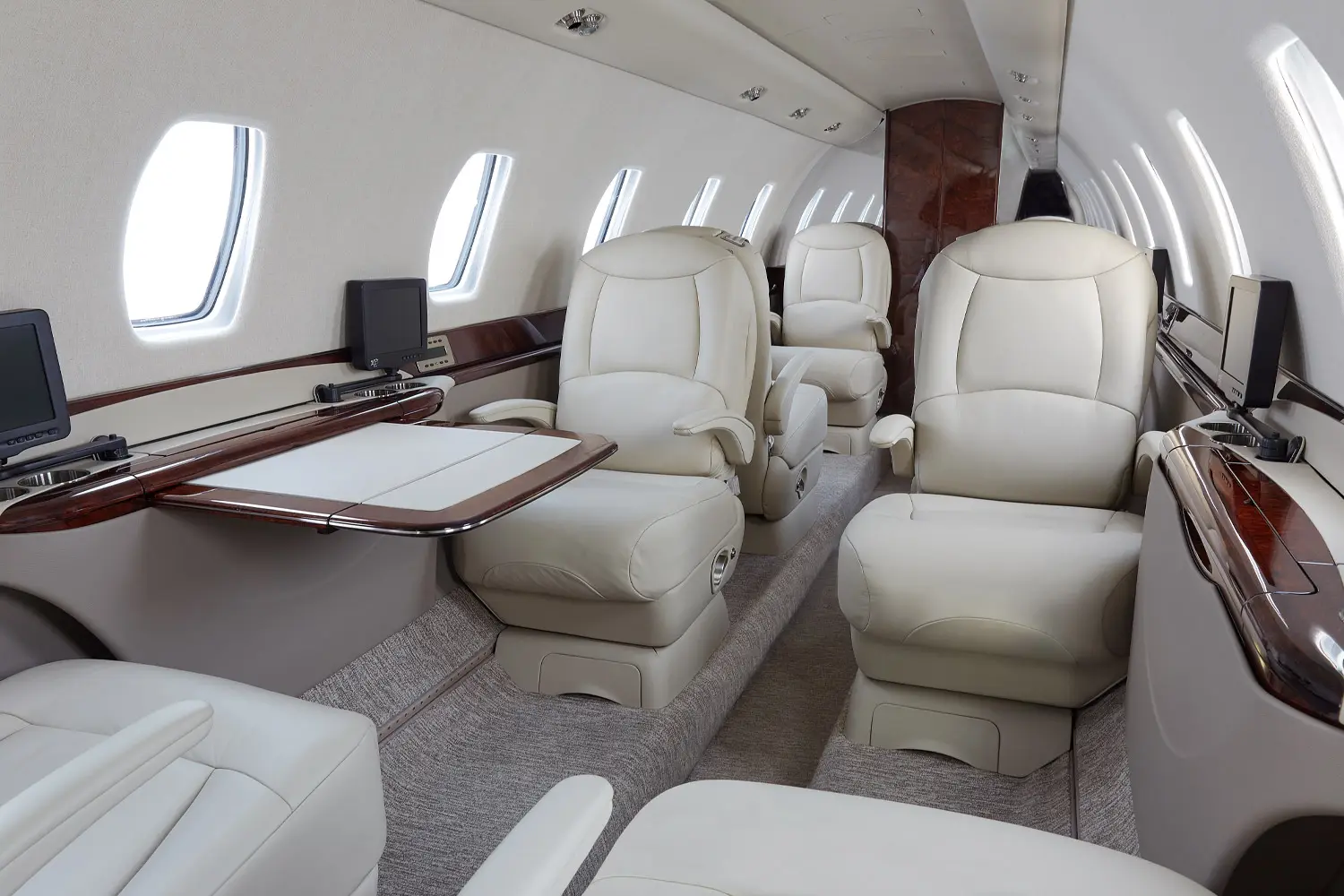 Cessna Citation Sovereign N369FG operated by Alerion Aviation photo 5