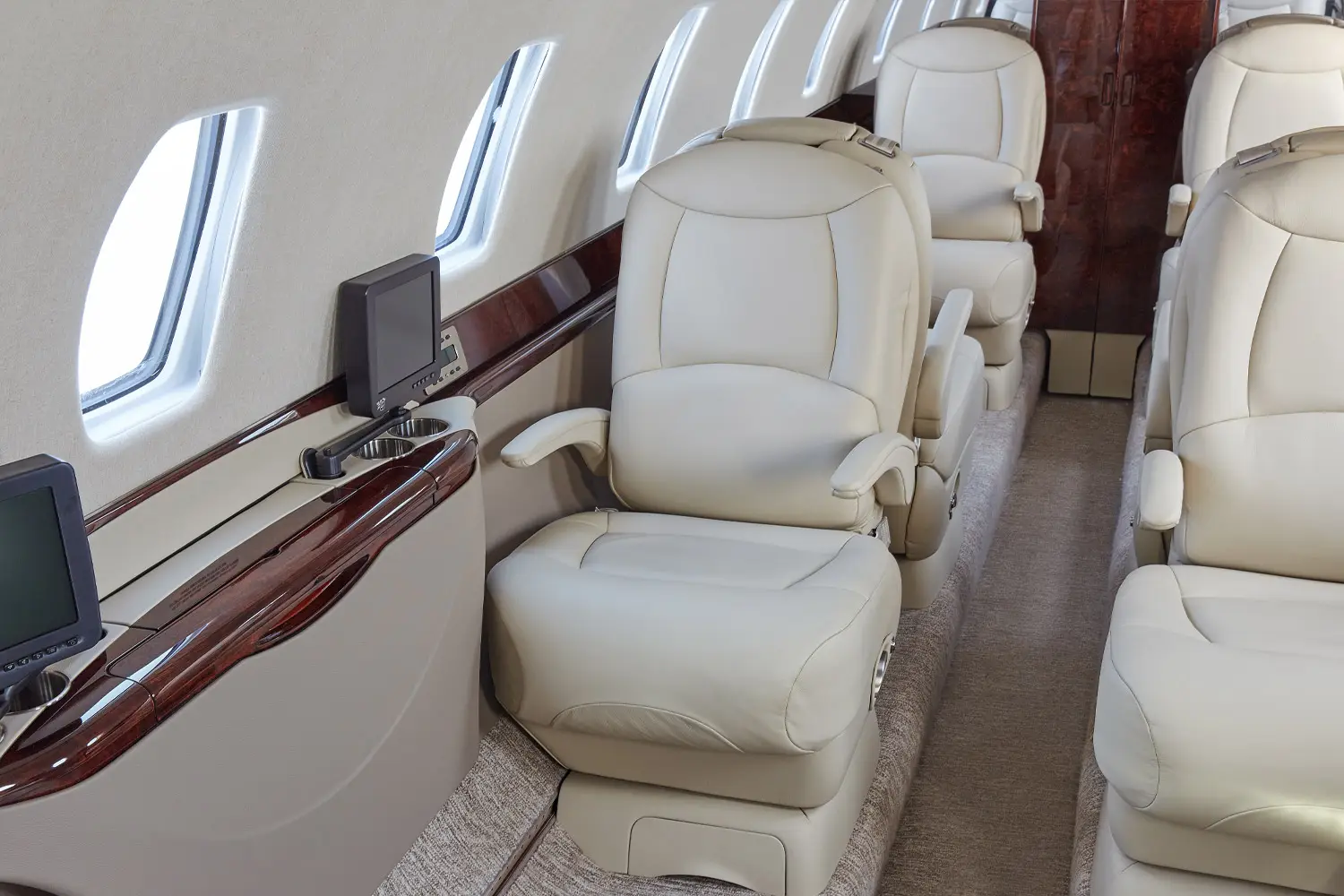 Cessna Citation Sovereign N369FG operated by Alerion Aviation photo 6