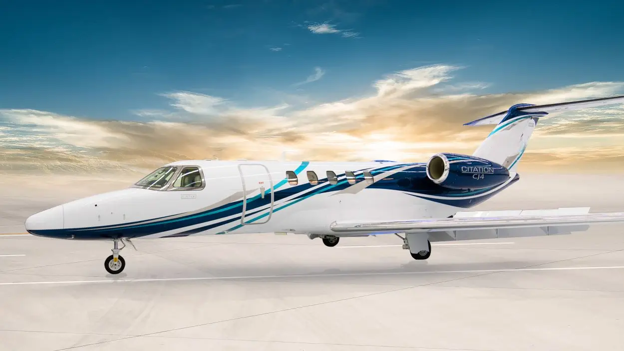 Cessna Citation CJ4 N372CZ operated by Cirrus Aviation Services photo 6