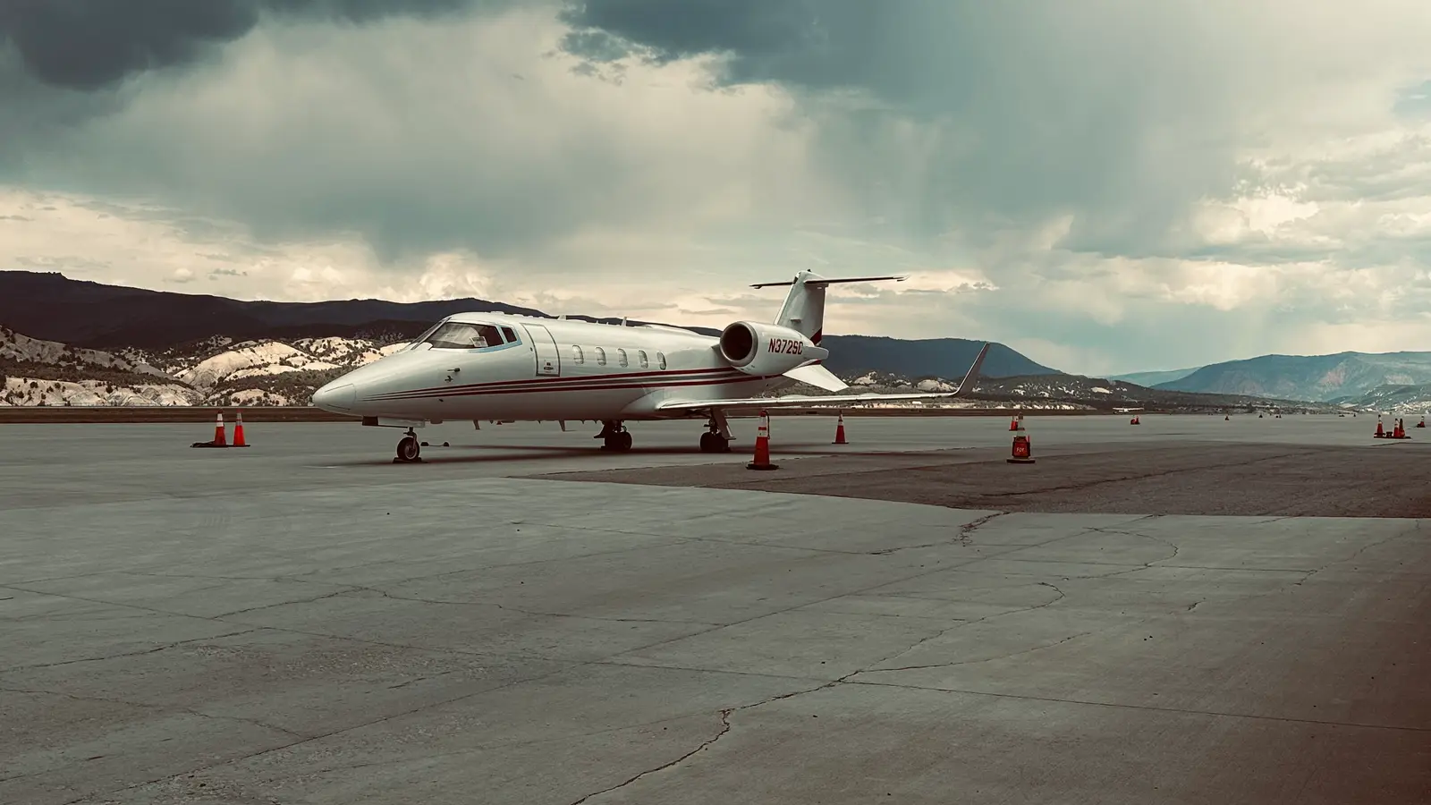 Bombardier Learjet 60XR N372SC operated by Air Associates Charter, Inc., exterior
