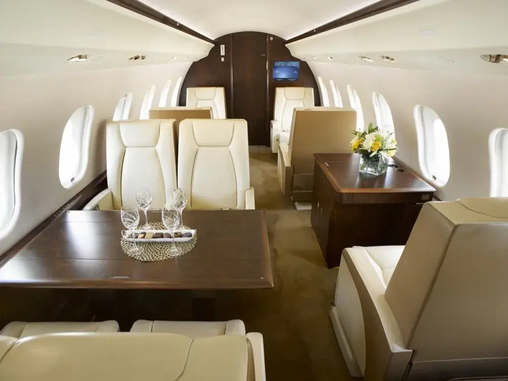 Bombardier Global Express XRS N373VB operated by Solairus Aviation photo 3