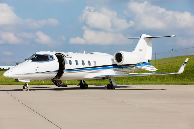 Bombardier Learjet 60 N375BW operated by ATI Jet Executive Charter photo 4