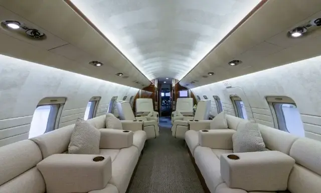 Bombardier Challenger 604 N375MZ operated by SAI Flight Service, Inc., KGSP photo 2