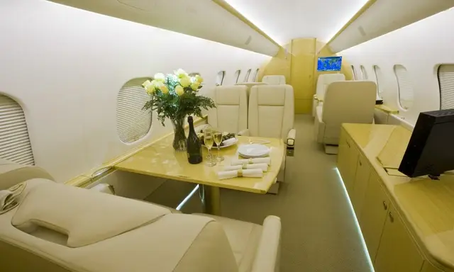 Bombardier Global 5000 N375WB operated by Solairus Aviation, exterior