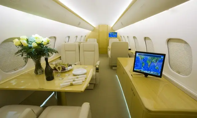 Bombardier Global 5000 N375WB operated by Solairus Aviation photo 4