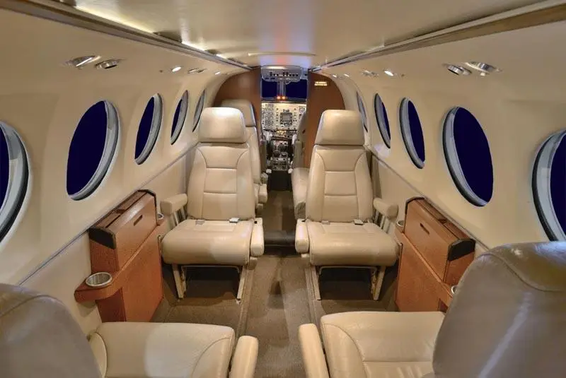 Beechcraft King Air 200 N378SF operated by Starflite Aviation photo 2