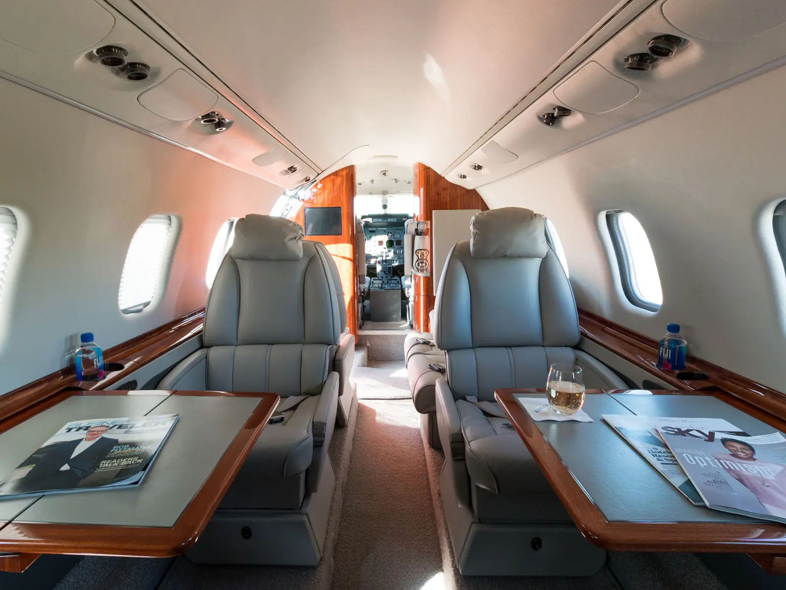 Bombardier Learjet 60 N384JW operated by Aurora Aviation photo 2