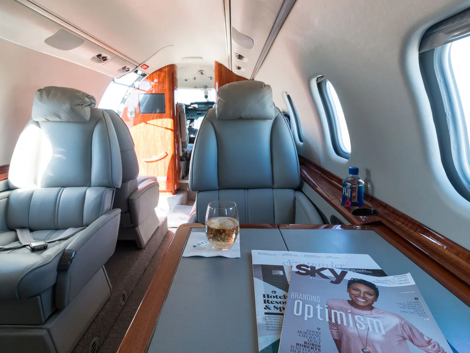Bombardier Learjet 60 N384JW operated by Aurora Aviation photo 5